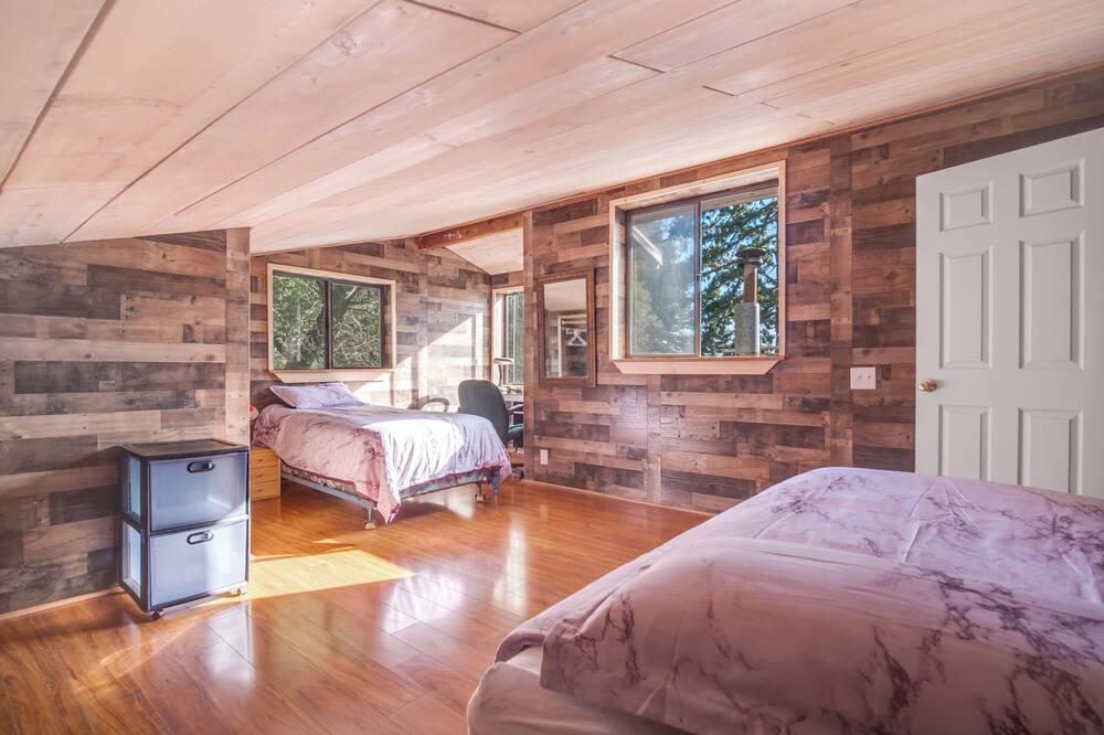 Photo of Bedroom in Los Gatos