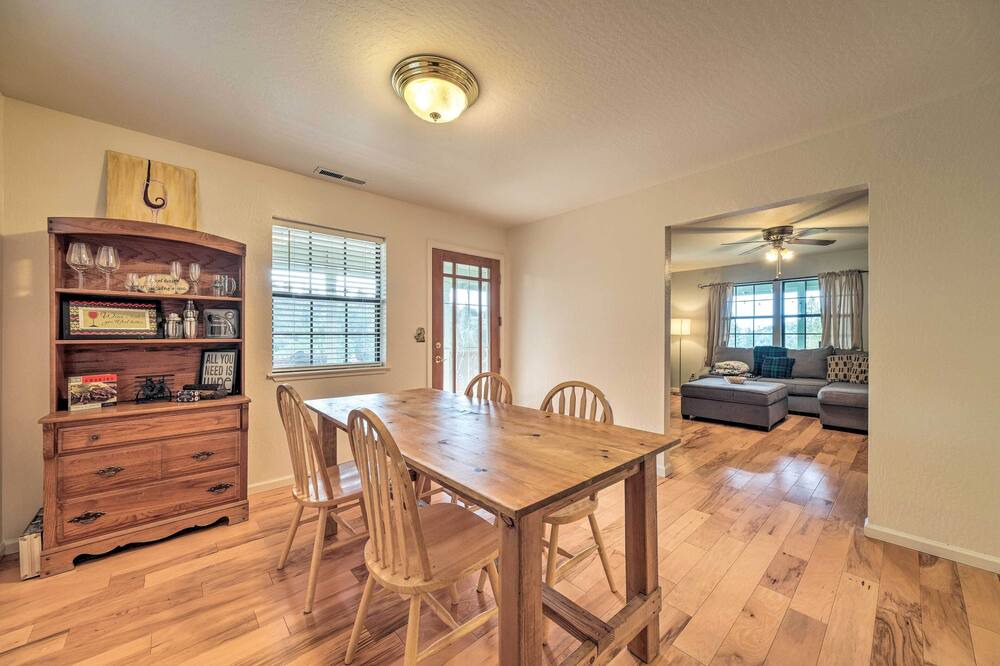 Photo of Livingroom in Tuolumne