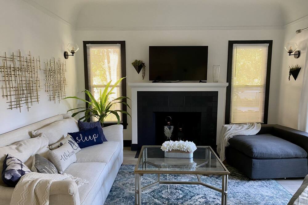 Photo of Livingroom in West Hollywood