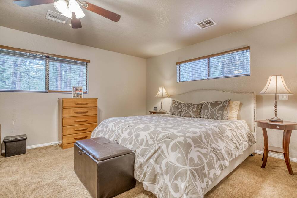 Photo of Bedroom in Summit Estates