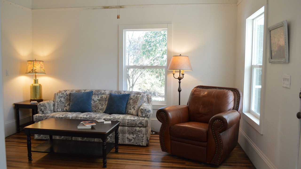 Photo of Livingroom in Auburn