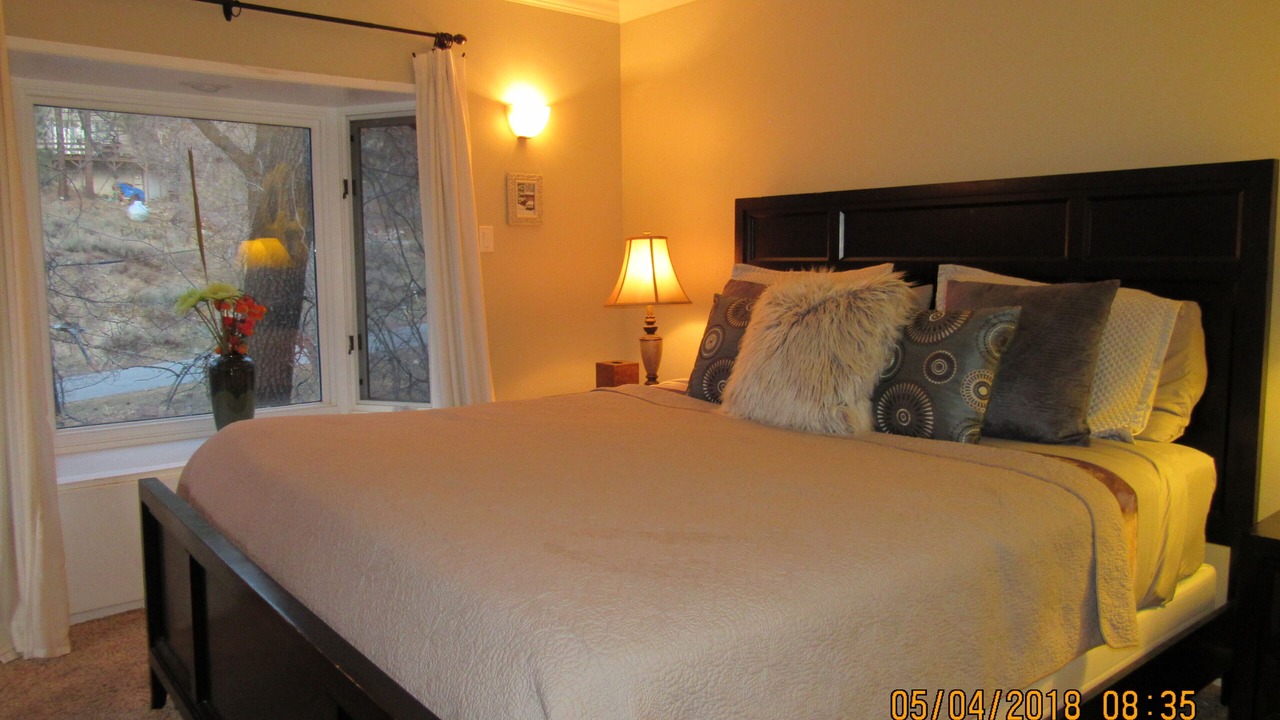 Photo of Bedroom in Moonridge