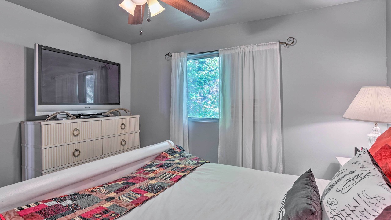 Photo of Bedroom in Cedarpines Park
