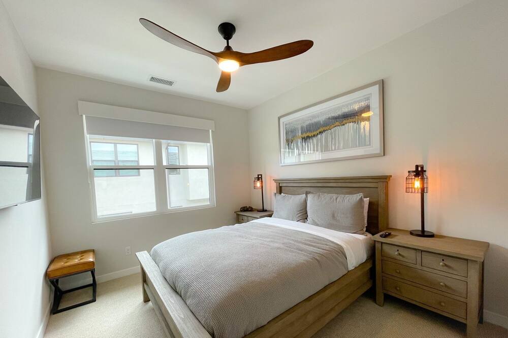Photo of Bedroom in Serra Mesa