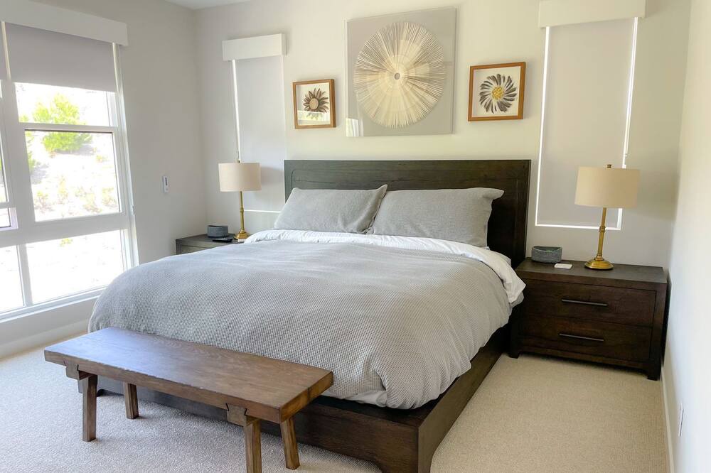 Photo of Bedroom in Serra Mesa
