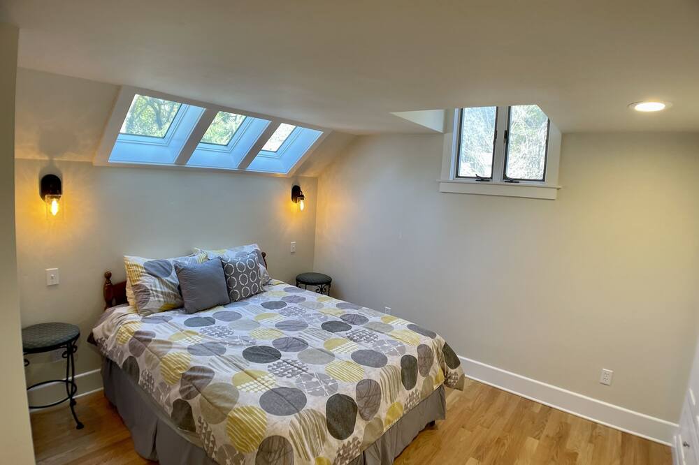 Photo of Bedroom in Nevada City