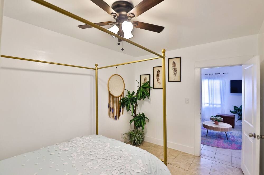 Photo of Bedroom in Los Angeles