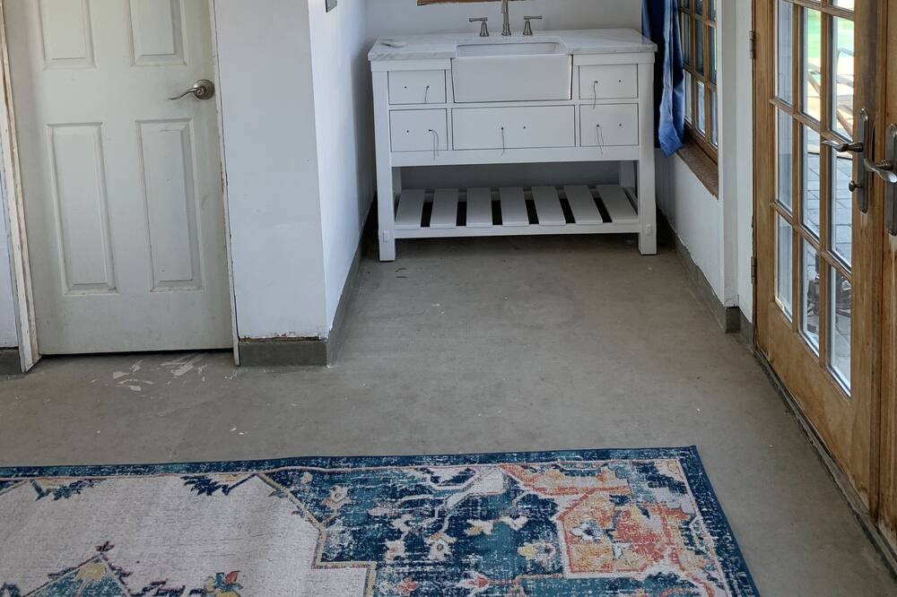 Photo of Bedroom in Lakeside