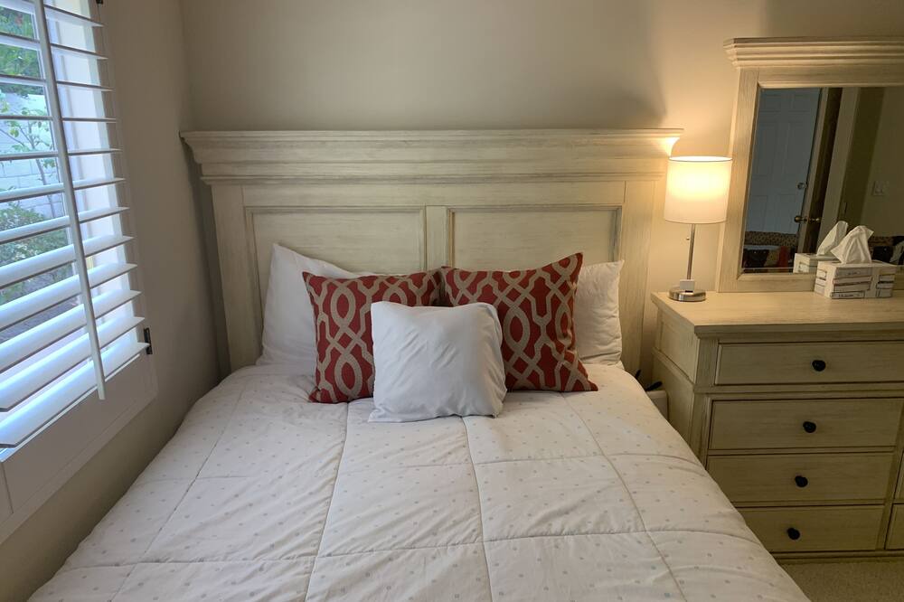 Photo of Bedroom in Aviara