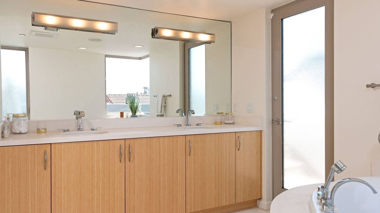 Photo of Bathroom in Hollywood Beach