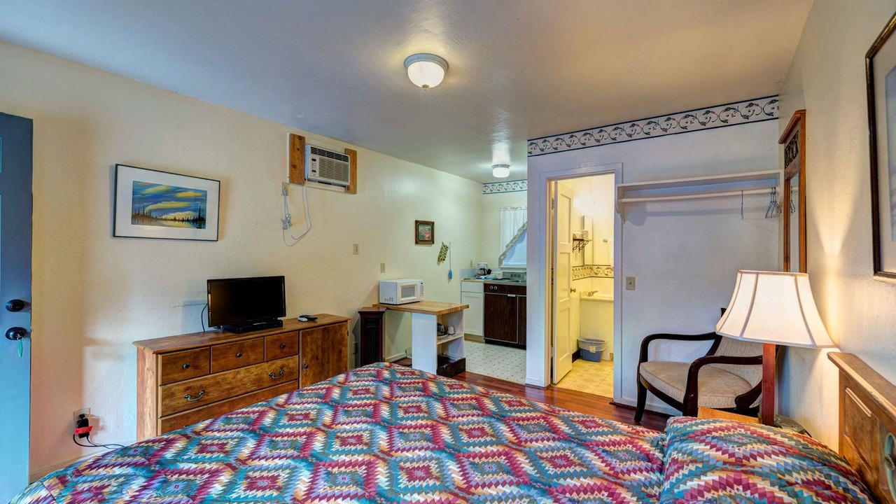 Photo of Bedroom in Lakehead-Lakeshore