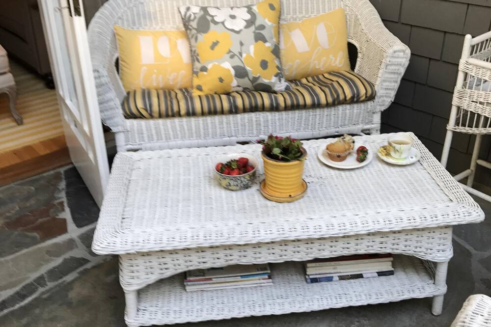 Photo of Others in Hollywood Hills West