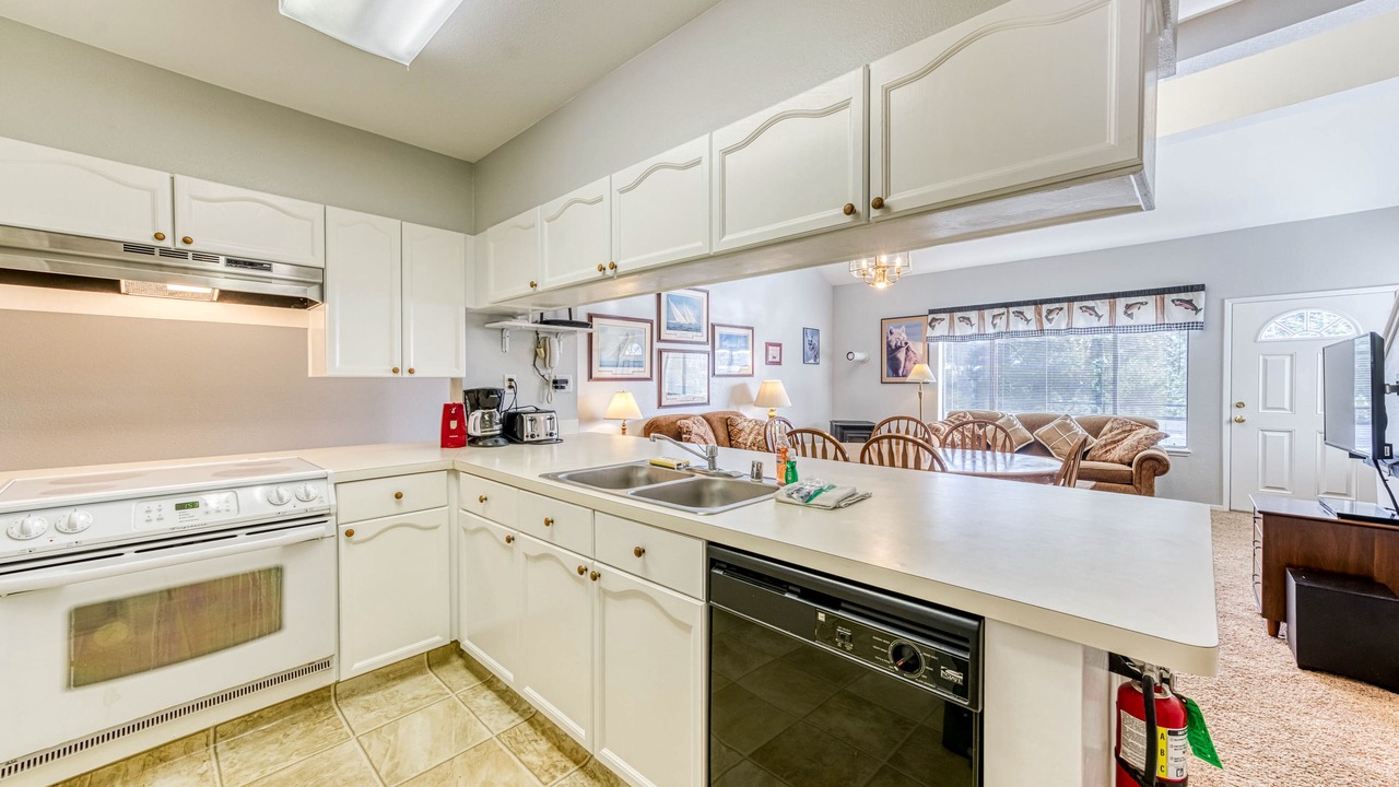 Photo of Kitchen in Lakeshore