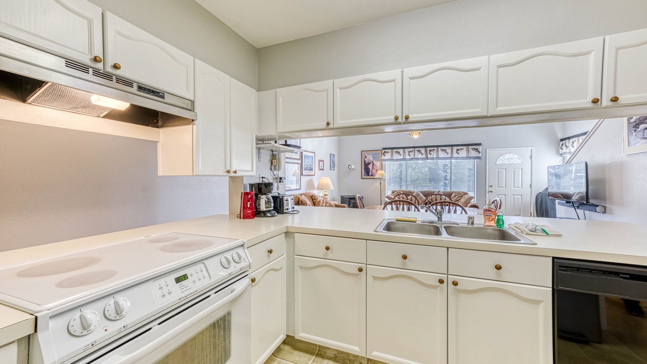 Photo of Kitchen in Lakeshore