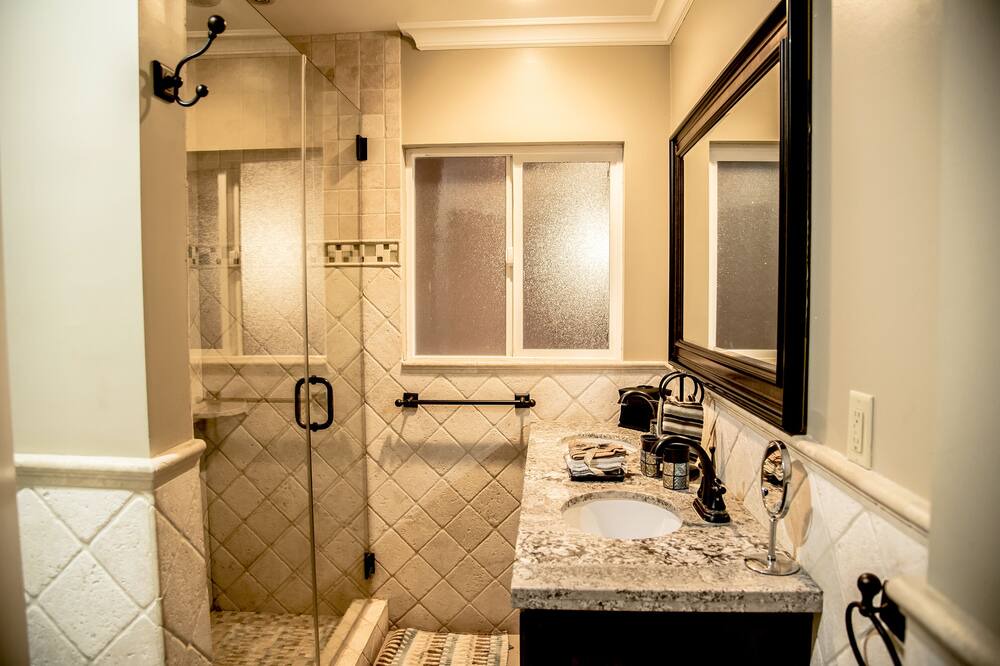 Photo of Bathroom in Gardena