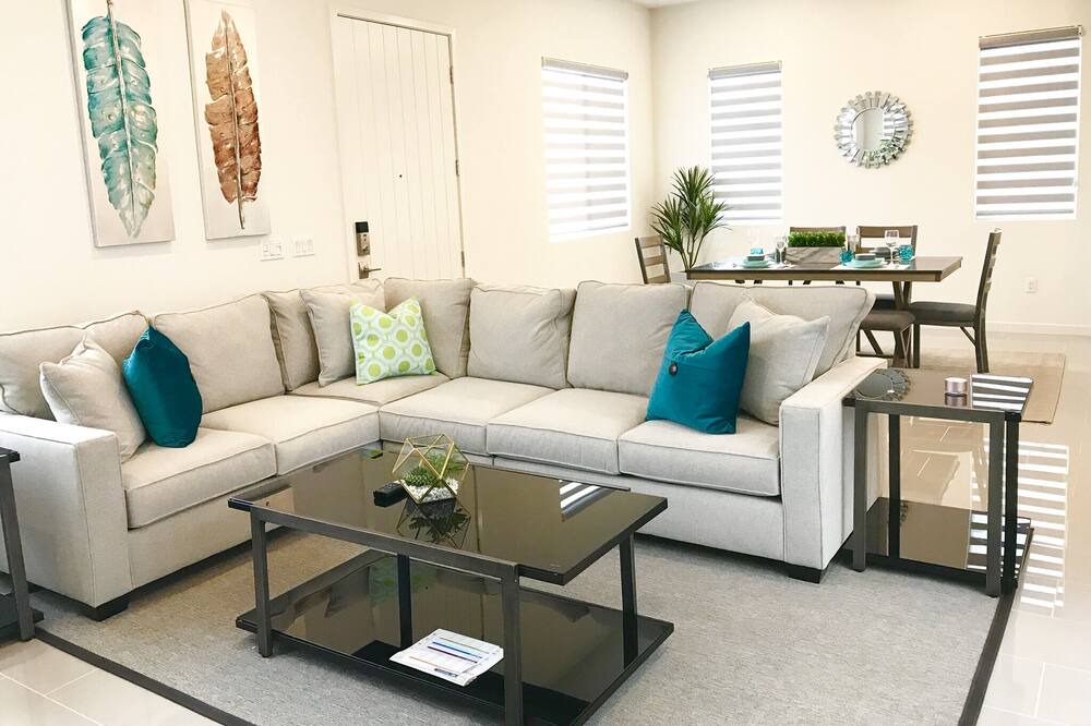 Photo of Livingroom in Irvine