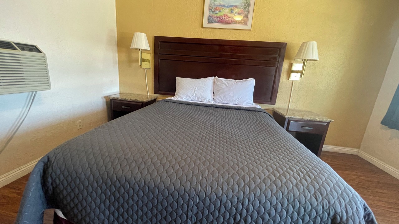 Photo of Bedroom in Sylmar