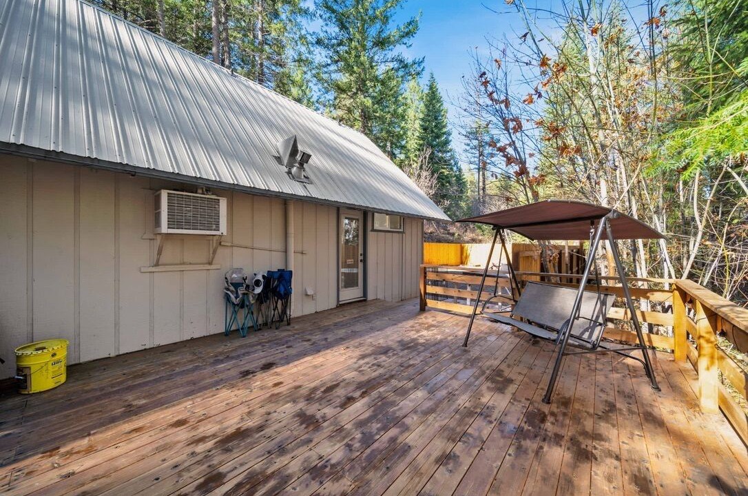 Photo of Patio Balcony in Trinity County