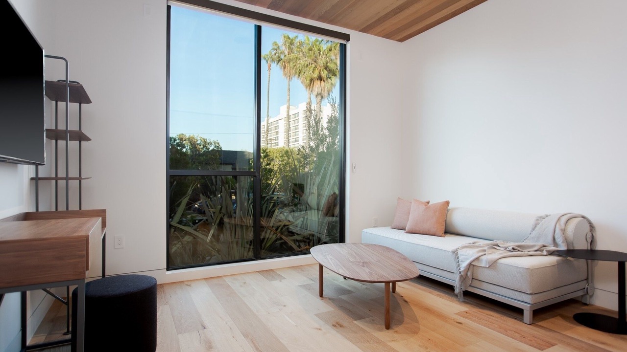 Photo of Livingroom in Venice Canals
