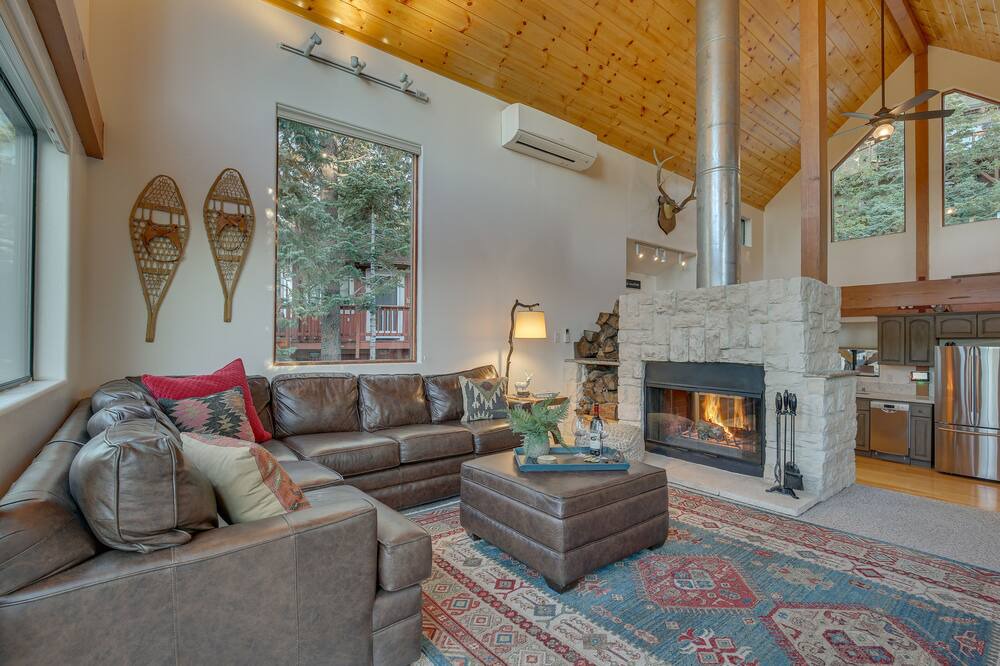 Photo of Livingroom in Green Valley Lake