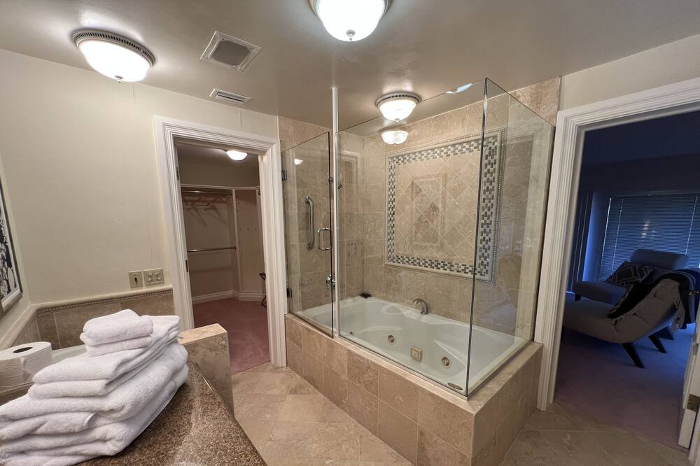 Photo of Bathroom in Cowan Heights