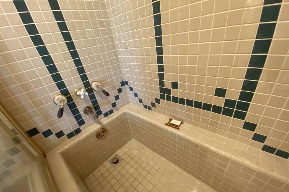 Photo of Bathroom in Cowan Heights