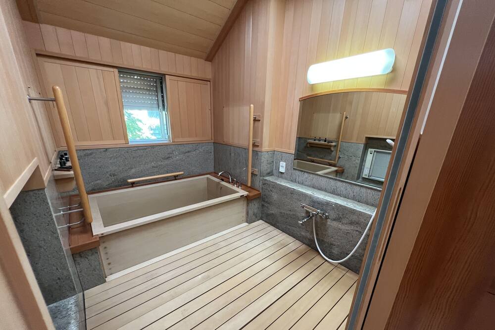 Photo of Bathroom in Cowan Heights