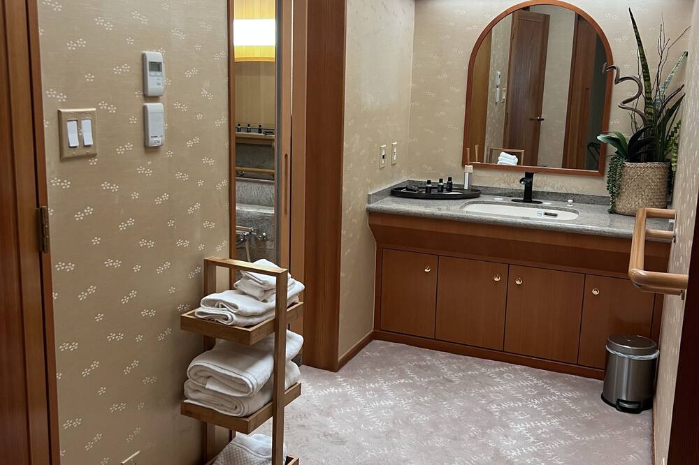 Photo of Bathroom in Cowan Heights