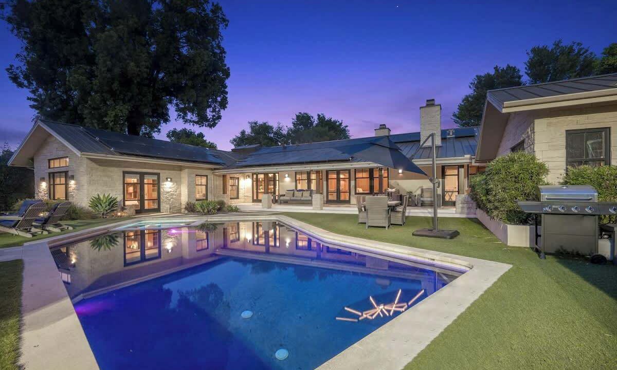 Photo of Outdoor in Northridge