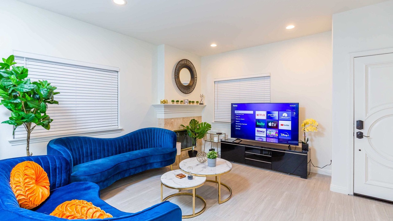 Photo of Livingroom in East Pasadena