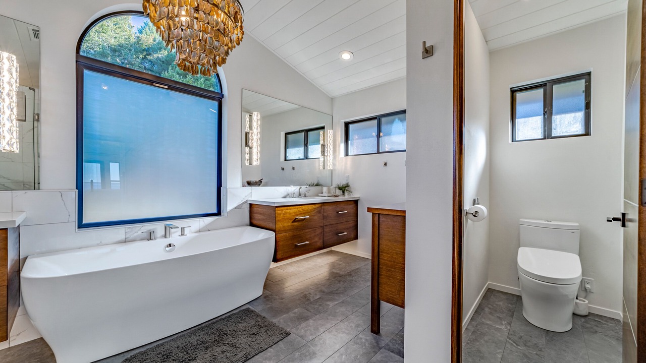 Photo of Bathroom in Shelter Cove