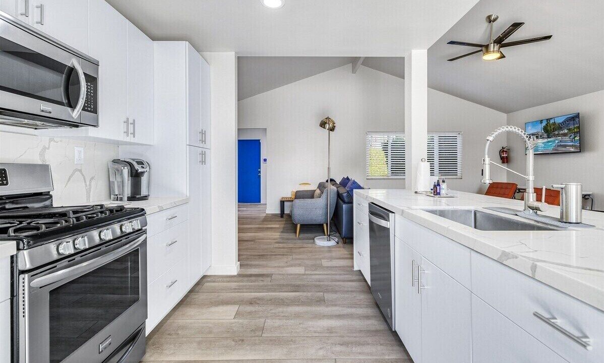 Photo of Kitchen in Racquet Club Estates