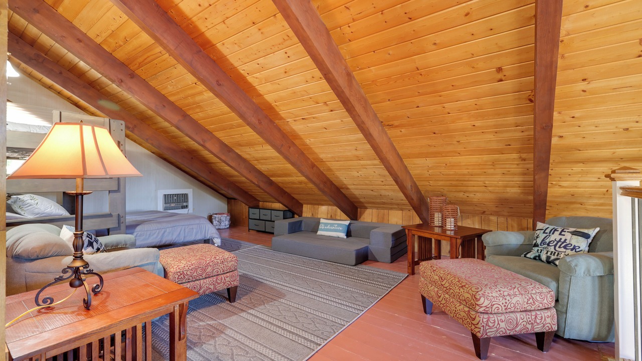 Photo of Livingroom in Groveland