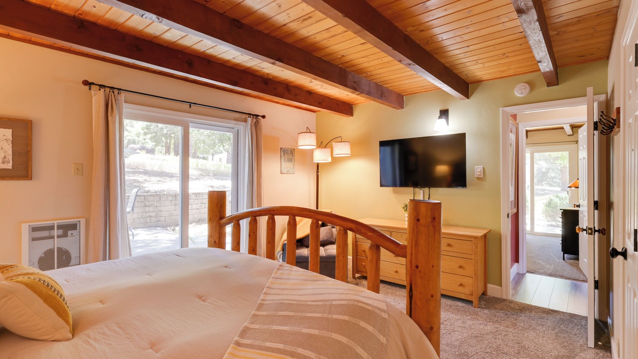 Photo of Bedroom in Groveland