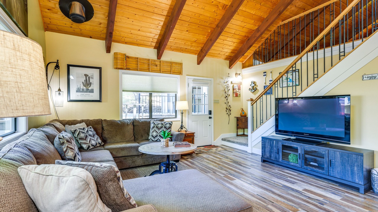Photo of Livingroom in Groveland