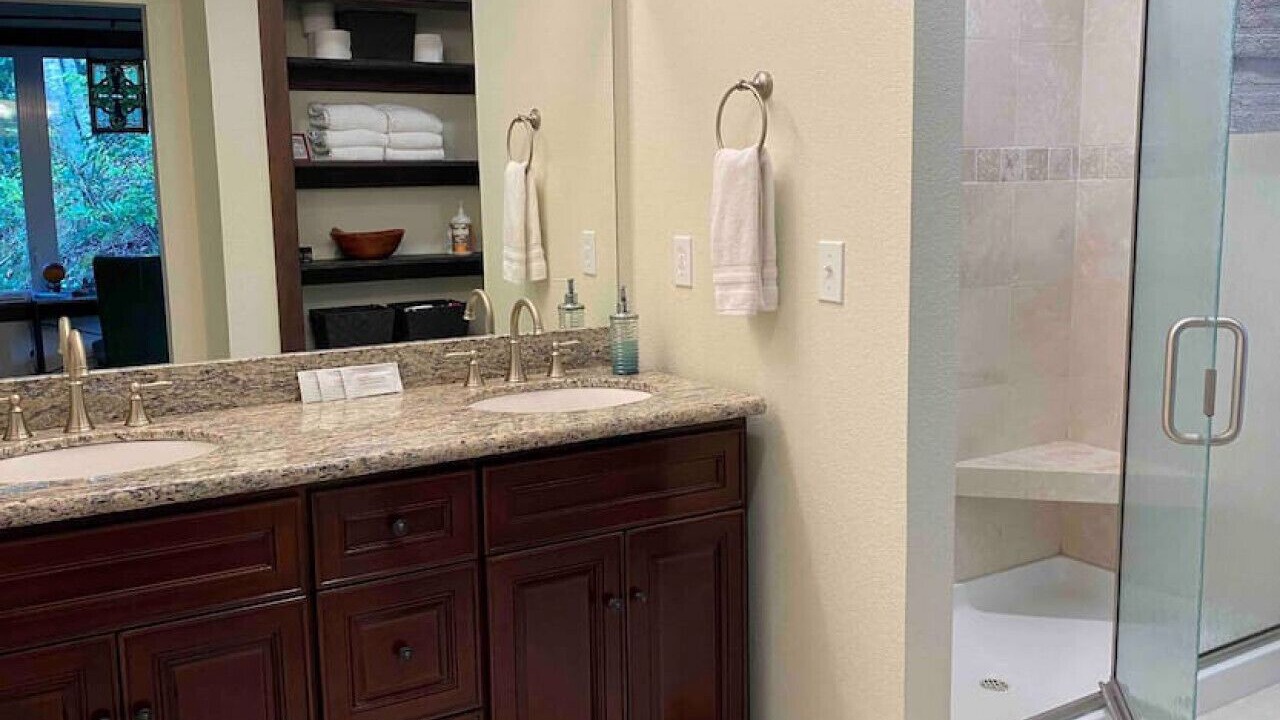 Photo of Bathroom in Myers Flat