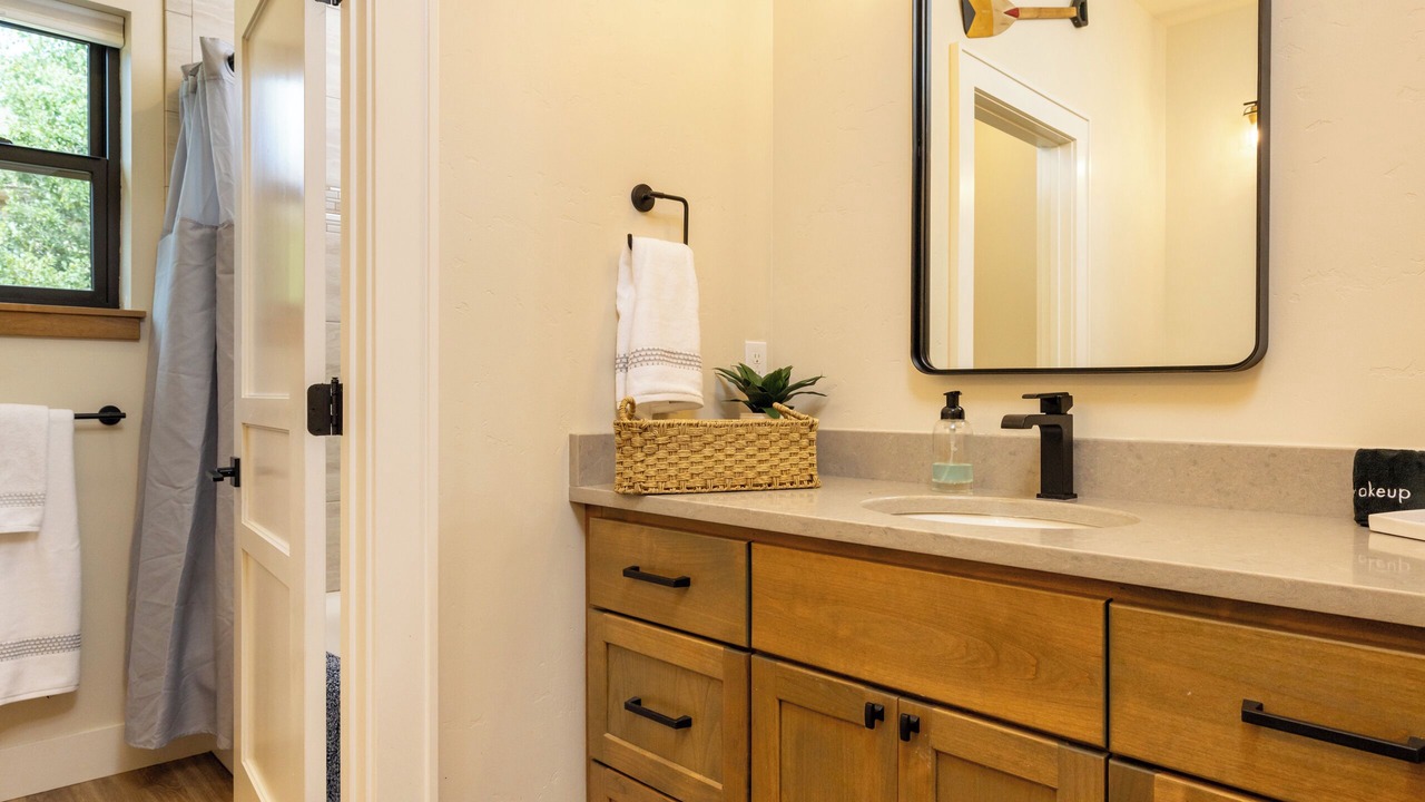 Photo of Bathroom in Klamath Falls