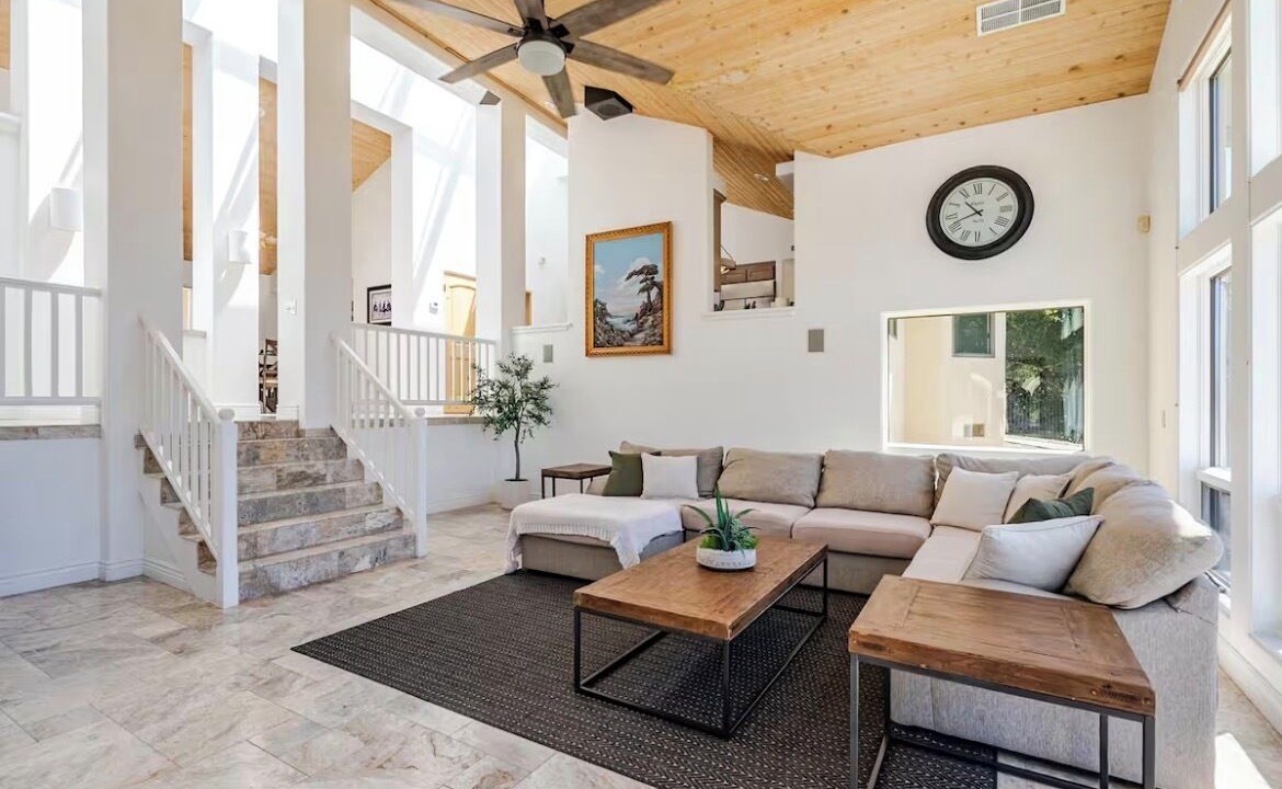Photo of Livingroom in Carmel Valley