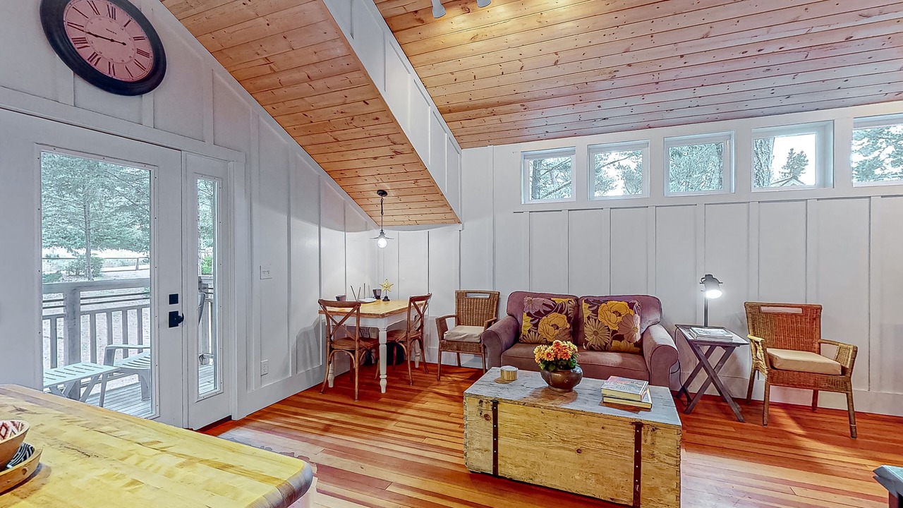 Photo of Livingroom in Shelter Cove