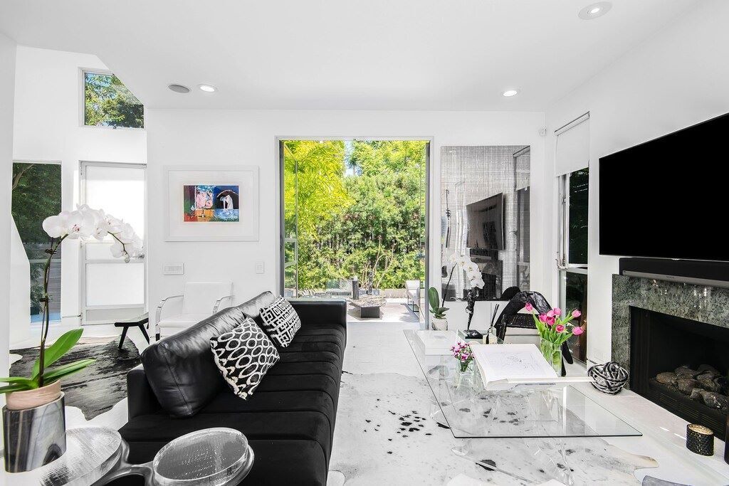 Photo of Livingroom in Tri-West