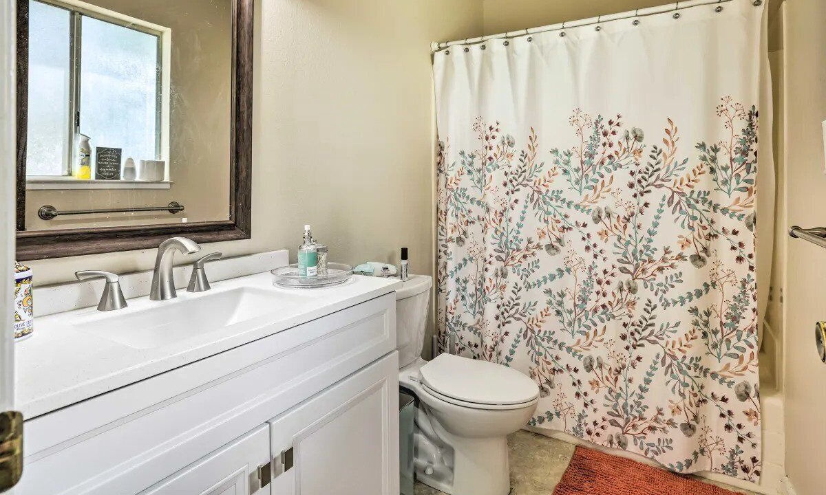 Photo of Bathroom in Murphys