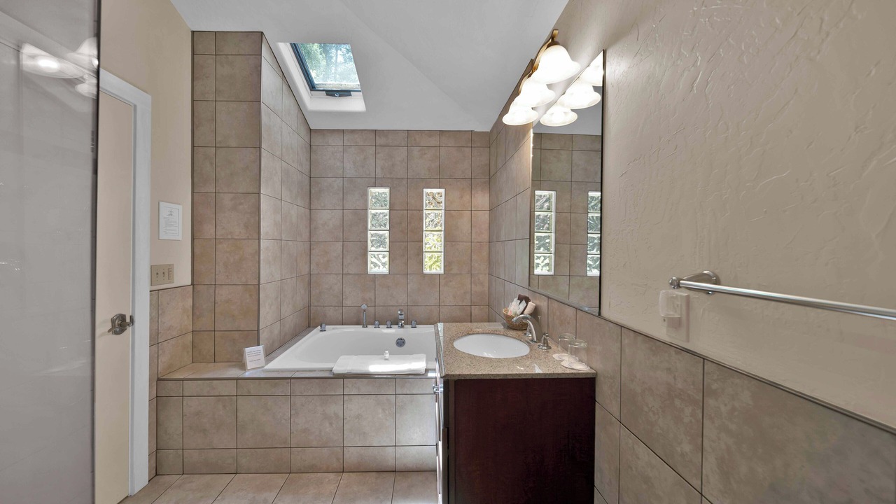 Photo of Bathroom in O'Brien