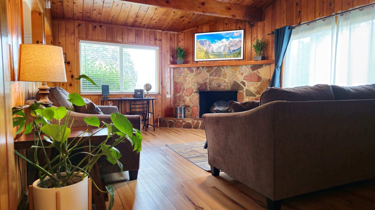 Photo of Livingroom in Oakhurst