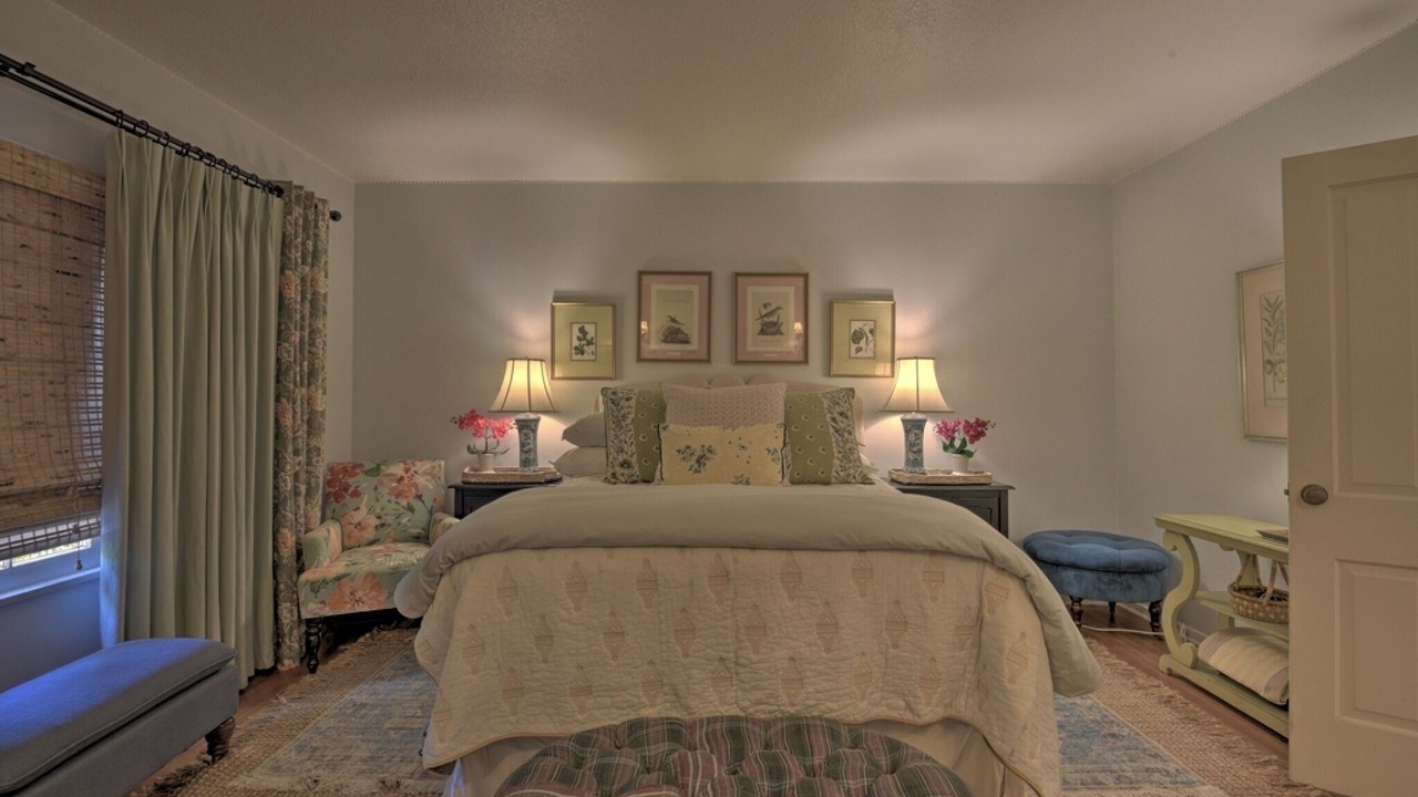 Photo of Bedroom in Glenwood
