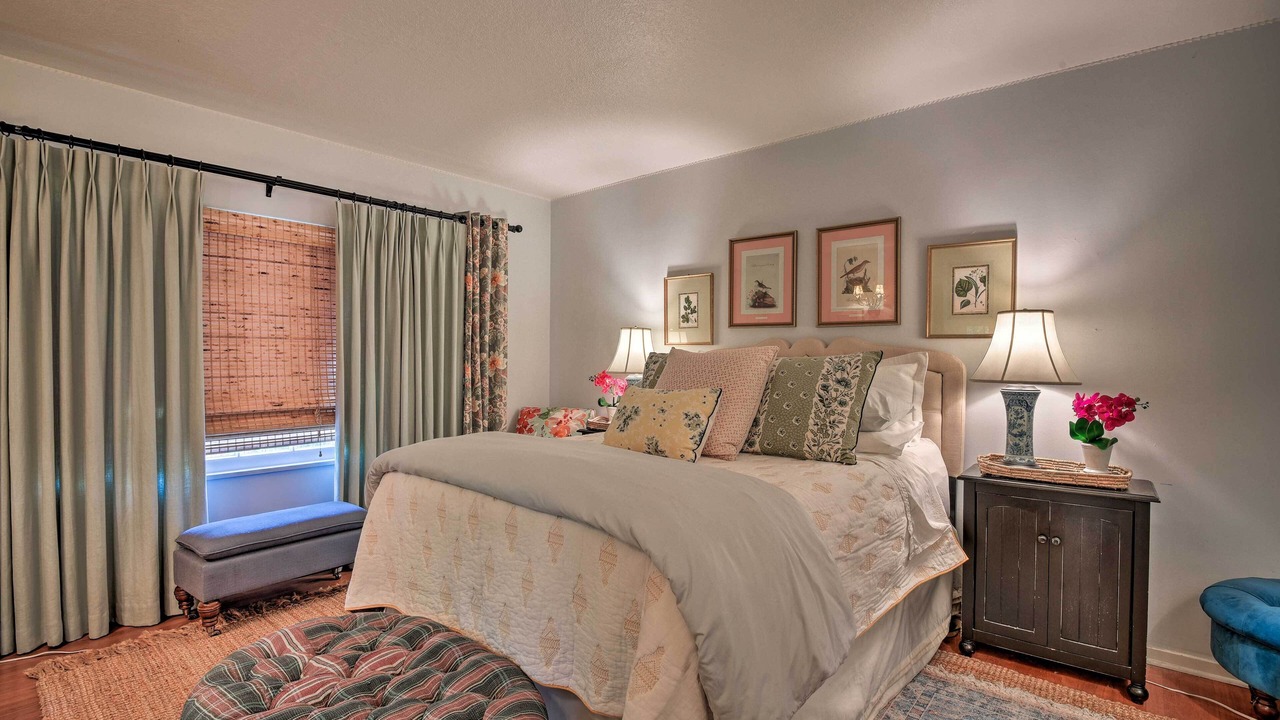 Photo of Bedroom in Glenwood