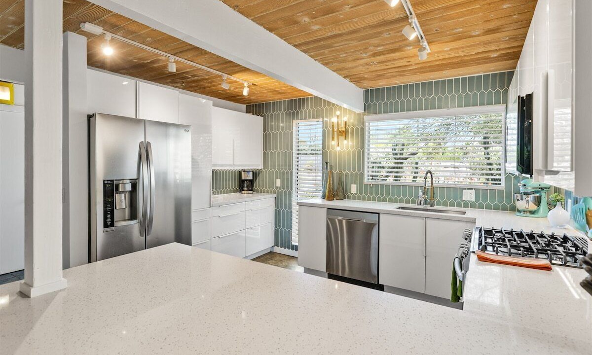 Photo of Kitchen in Racquet Club Estates