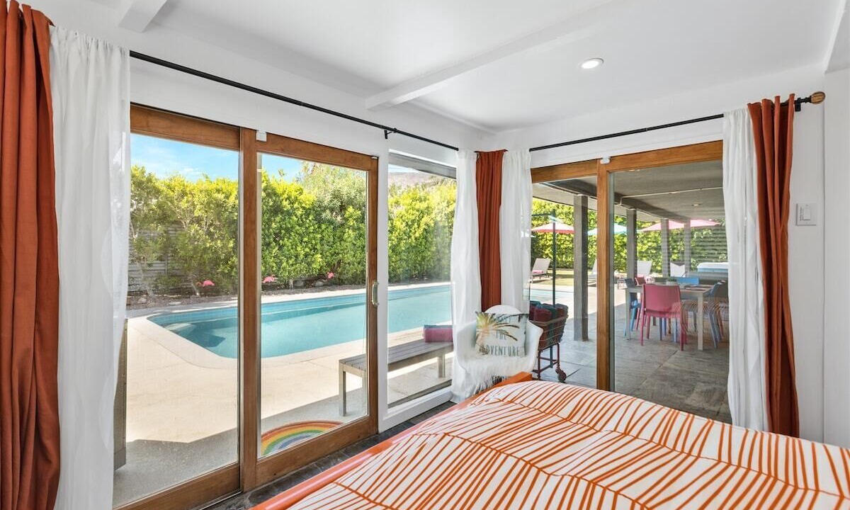 Photo of Bedroom in Racquet Club Estates