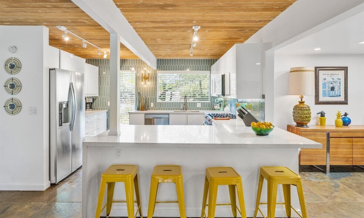 Photo of Kitchen in Racquet Club Estates