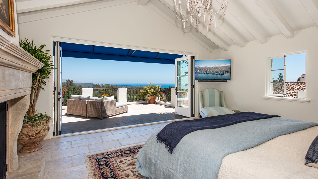 Photo of Bedroom in Golden Quadrangle