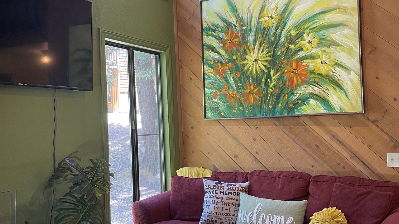 Photo of Livingroom in Shaver Lake